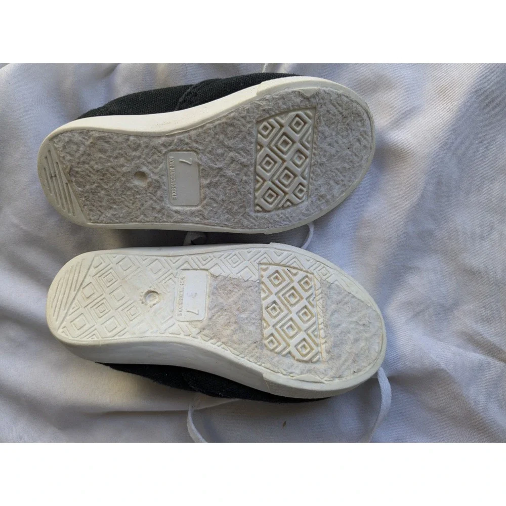 Toddler Girl Black And‎ White Shoes Size 7